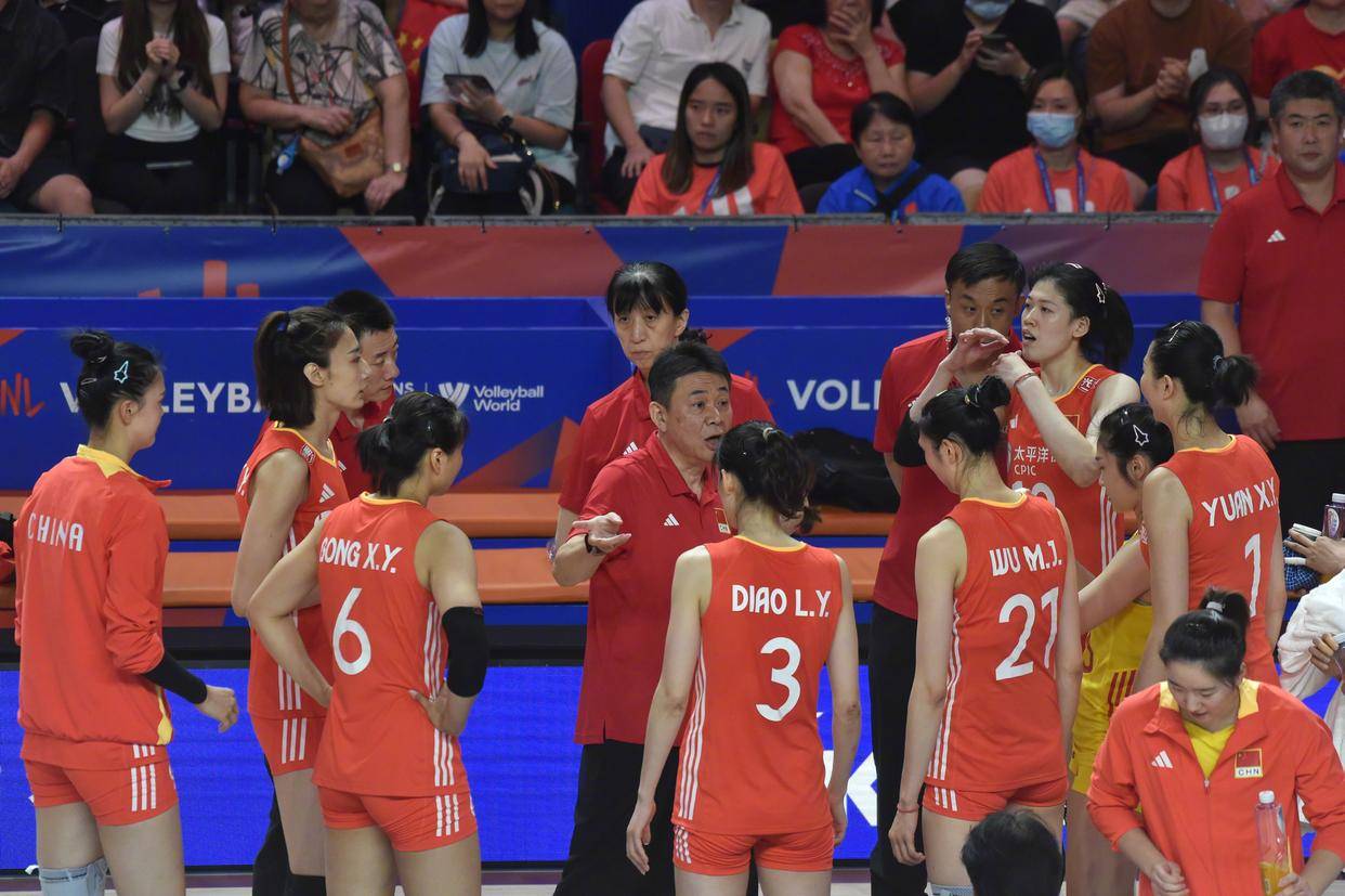 世联赛-女排0-3送意大利8连胜单局30-32饮恨